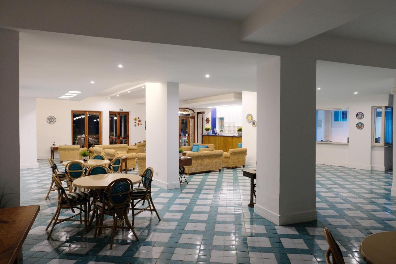 Hotel Baia Di Puolo 3*
