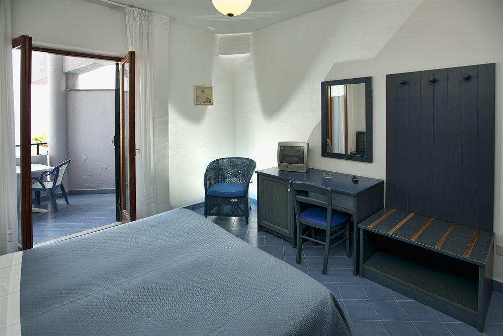 Hotel Baia Di Puolo 3*