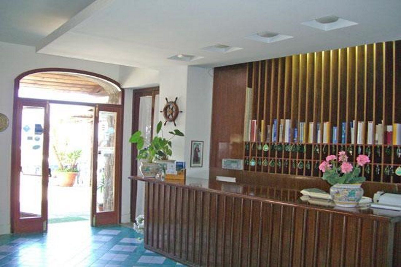 Baia Di Puolo Hotel
